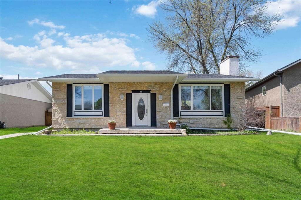 Recently sold home at 34 Paulley Drive, Winnipeg, MB R2C 3K1, transacted by MIB Division at Royal LePage Prime