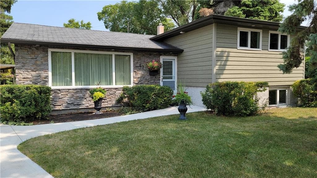Recently sold home at 47 Brewster Bay, Winnipeg, MB R2C 2X2, transacted by MIB Division at Royal LePage Prime