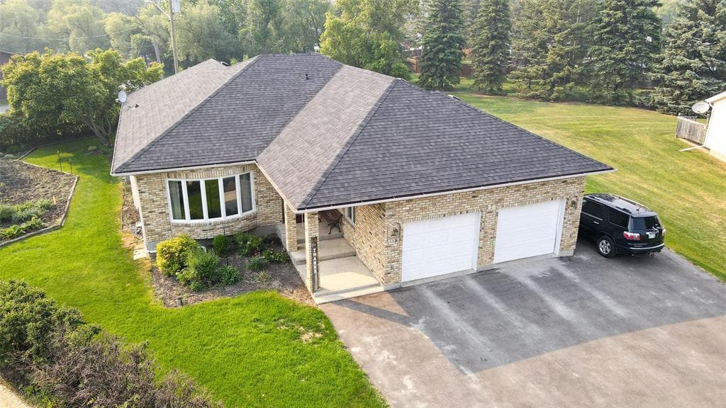 Recently sold home at 36 Poplar Drive, Oakbank, MB R5N 0K5, transacted by MIB Division at Royal LePage Prime