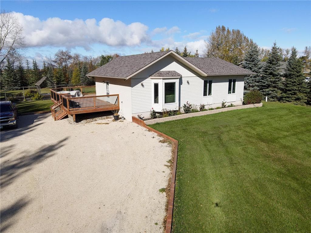Recently sold home at 51106 Mun 26E Road, Lorette, MB R5K 0W4, transacted by MIB Division at Royal LePage Prime