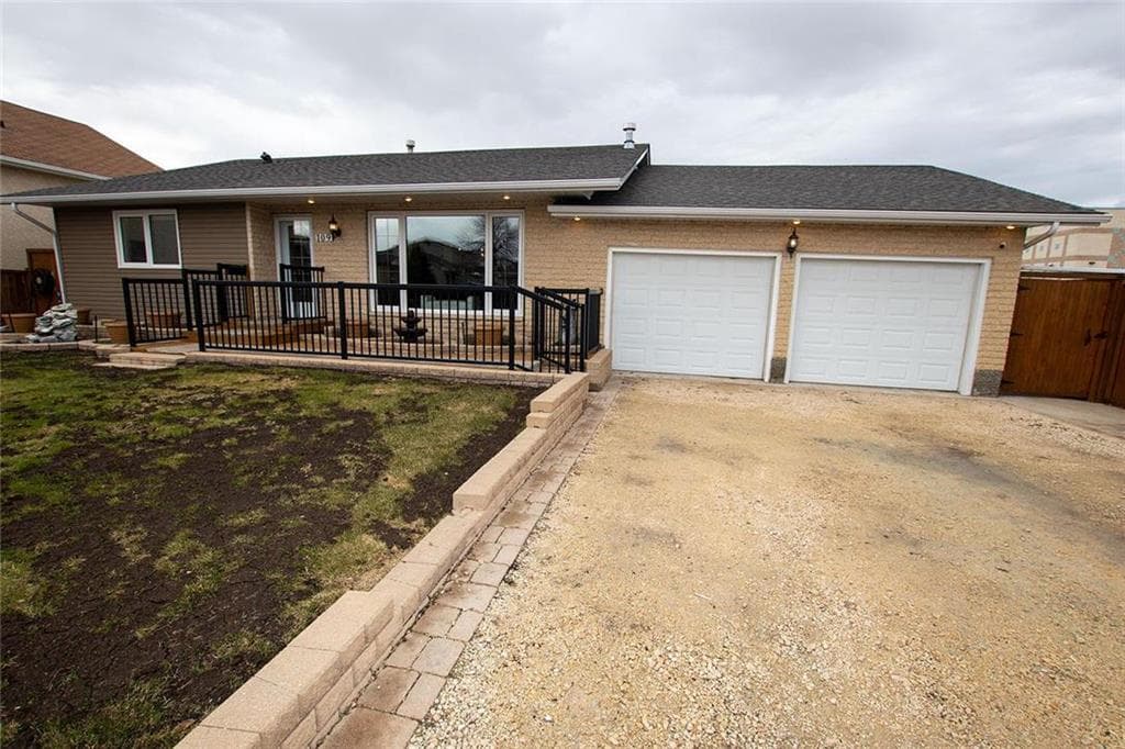 Recently sold home at 109 Lucas Avenue, Winnipeg, MB R2R 2S8, transacted by MIB Division at Royal LePage Prime